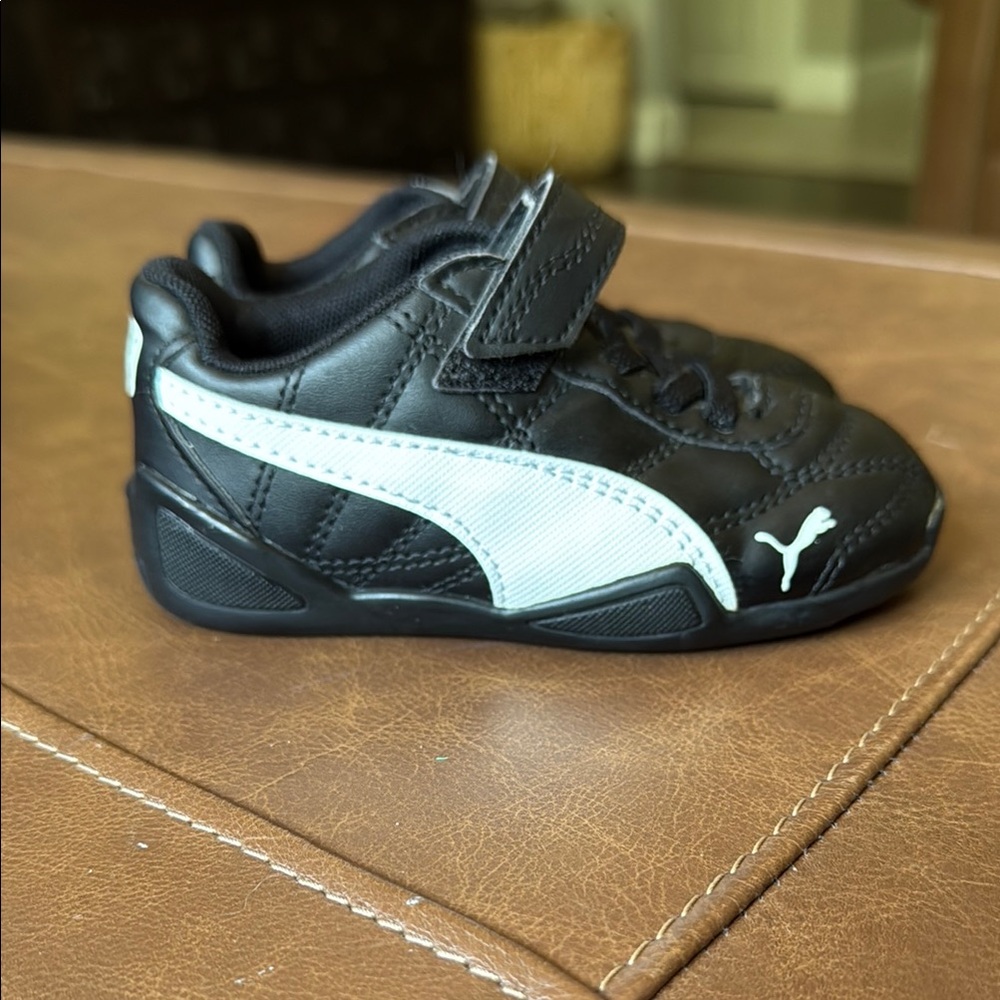 Puma Black and White Sneakers with Velcro Strap